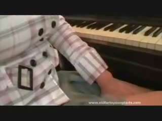 Piano pelajaran